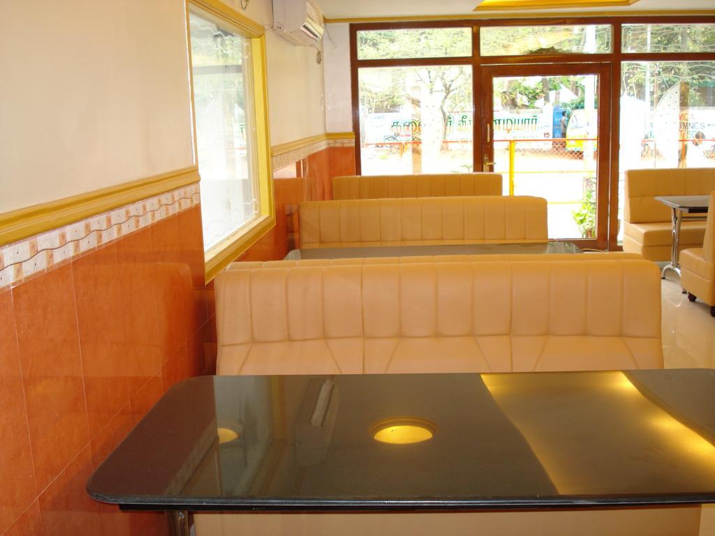 Hotel New Tamil Nadu ซาเลม ภายนอก รูปภาพ